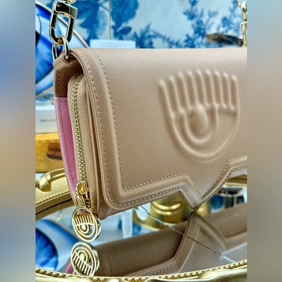 🆕 CHIARA FERRAGNI 🧿 NWOB Eyelike Motif Chain Linked Wallet on Chain, Nude